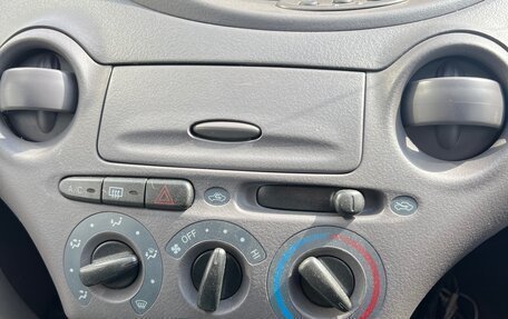 Toyota Platz, 2000 год, 520 000 рублей, 12 фотография