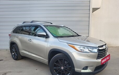 Toyota Highlander III, 2014 год, 2 530 000 рублей, 7 фотография