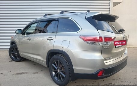Toyota Highlander III, 2014 год, 2 530 000 рублей, 3 фотография