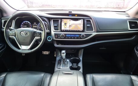 Toyota Highlander III, 2014 год, 2 530 000 рублей, 16 фотография
