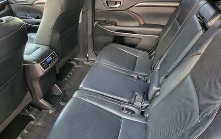 Toyota Highlander III, 2014 год, 2 530 000 рублей, 25 фотография