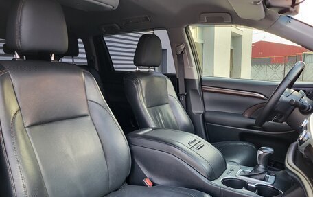 Toyota Highlander III, 2014 год, 2 530 000 рублей, 28 фотография