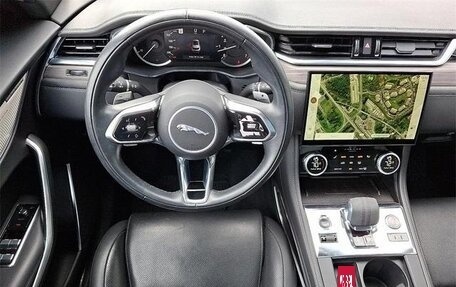 Jaguar F-Pace, 2022 год, 4 215 000 рублей, 5 фотография