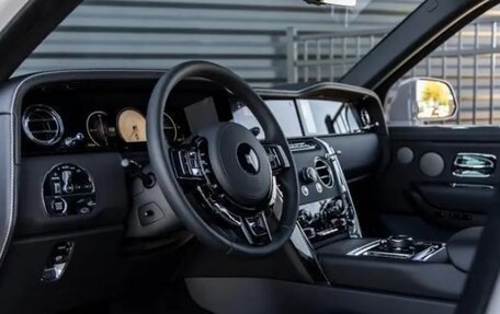 Rolls-Royce Cullinan, 2025 год, 788 000 рублей, 17 фотография
