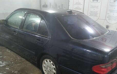 Mercedes-Benz E-Класс, 1997 год, 335 000 рублей, 15 фотография
