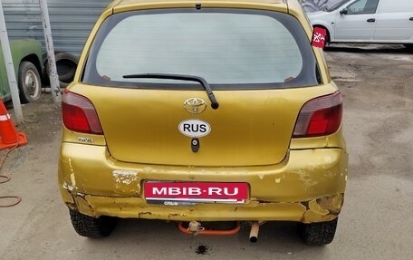 Toyota Yaris I рестайлинг, 1999 год, 180 000 рублей, 1 фотография