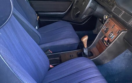 Mercedes-Benz W124, 1987 год, 300 000 рублей, 9 фотография