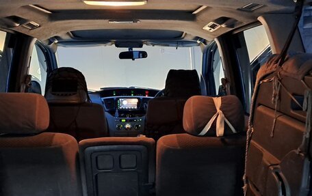 Toyota Voxy II, 2001 год, 680 000 рублей, 2 фотография