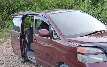 Toyota Voxy II, 2001 год, 680 000 рублей, 6 фотография