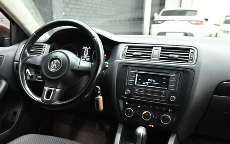Volkswagen Jetta VI, 2013 год, 1 025 000 рублей, 12 фотография