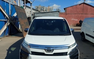 Toyota Voxy III, 2018 год, 2 350 000 рублей, 1 фотография