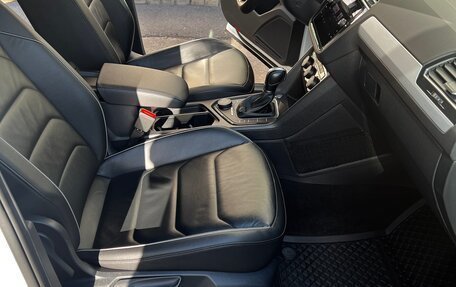 Volkswagen Tiguan II, 2018 год, 3 700 000 рублей, 10 фотография