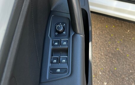 Volkswagen Tiguan II, 2018 год, 3 700 000 рублей, 2 фотография