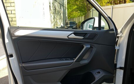 Volkswagen Tiguan II, 2018 год, 3 700 000 рублей, 24 фотография