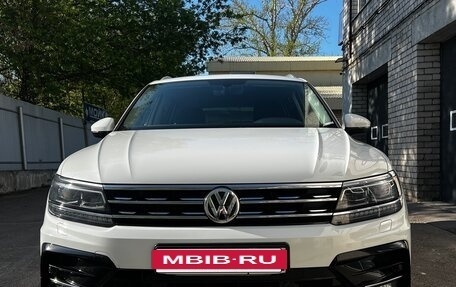 Volkswagen Tiguan II, 2018 год, 3 700 000 рублей, 36 фотография