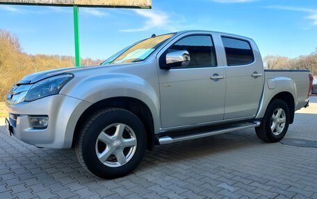 Isuzu D-Max II, 2017 год, 2 050 000 рублей, 7 фотография