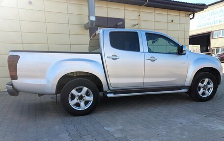 Isuzu D-Max II, 2017 год, 2 050 000 рублей, 14 фотография