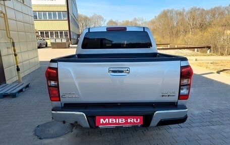 Isuzu D-Max II, 2017 год, 2 050 000 рублей, 9 фотография