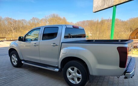 Isuzu D-Max II, 2017 год, 2 050 000 рублей, 26 фотография