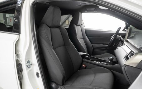 Toyota C-HR I рестайлинг, 2018 год, 2 249 000 рублей, 8 фотография