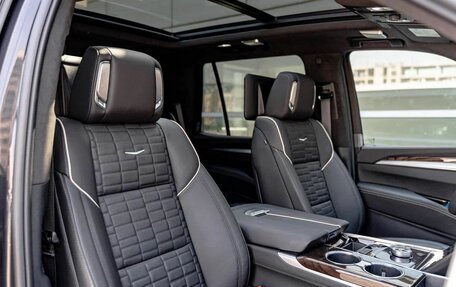 Cadillac Escalade V, 2024 год, 25 000 000 рублей, 17 фотография