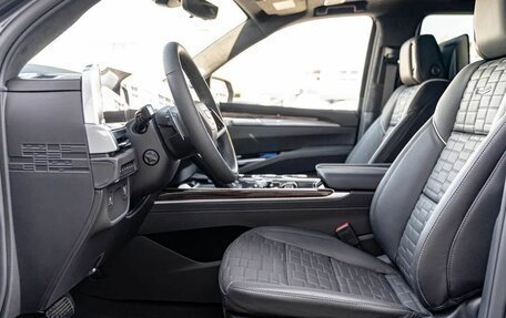 Cadillac Escalade V, 2024 год, 25 000 000 рублей, 12 фотография