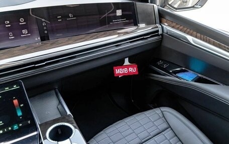 Cadillac Escalade V, 2024 год, 25 000 000 рублей, 15 фотография