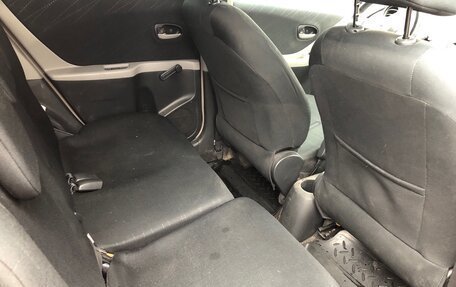 Toyota Yaris III рестайлинг, 2007 год, 590 000 рублей, 12 фотография