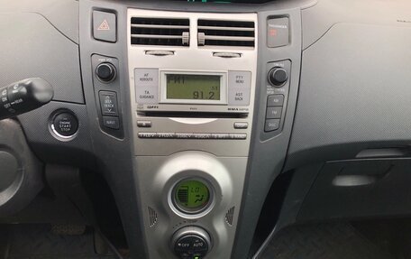 Toyota Yaris III рестайлинг, 2007 год, 590 000 рублей, 14 фотография