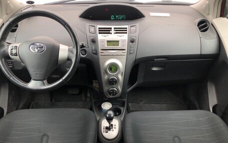 Toyota Yaris III рестайлинг, 2007 год, 590 000 рублей, 13 фотография