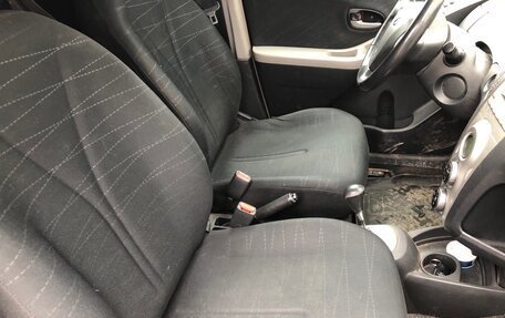 Toyota Yaris III рестайлинг, 2007 год, 590 000 рублей, 11 фотография