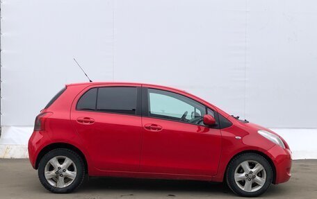 Toyota Yaris III рестайлинг, 2007 год, 590 000 рублей, 4 фотография