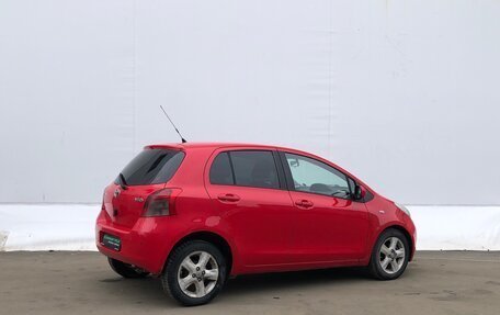 Toyota Yaris III рестайлинг, 2007 год, 590 000 рублей, 5 фотография