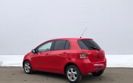 Toyota Yaris III рестайлинг, 2007 год, 590 000 рублей, 7 фотография