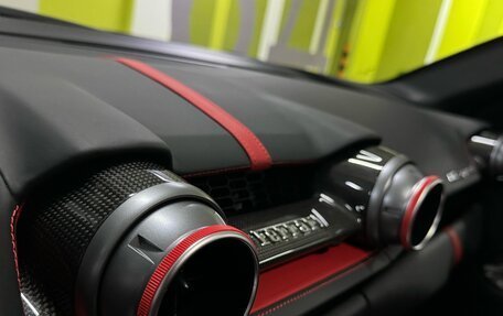 Ferrari 812, 2019 год, 36 900 000 рублей, 25 фотография