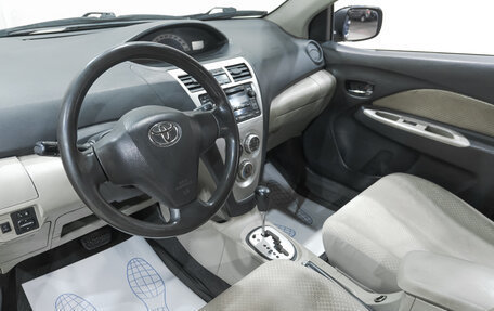 Toyota Yaris III рестайлинг, 2007 год, 699 000 рублей, 8 фотография