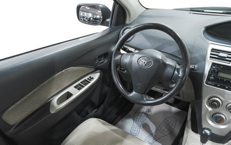 Toyota Yaris III рестайлинг, 2007 год, 699 000 рублей, 10 фотография