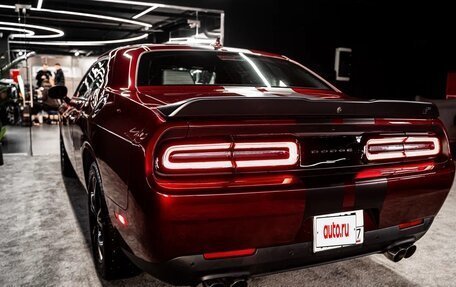 Dodge Challenger III рестайлинг 2, 2020 год, 4 990 000 рублей, 7 фотография