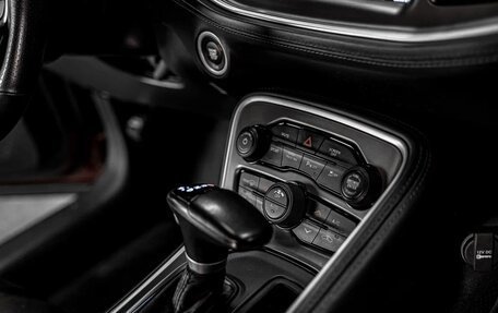 Dodge Challenger III рестайлинг 2, 2020 год, 4 990 000 рублей, 30 фотография