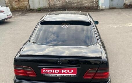Mercedes-Benz E-Класс, 1997 год, 600 000 рублей, 6 фотография