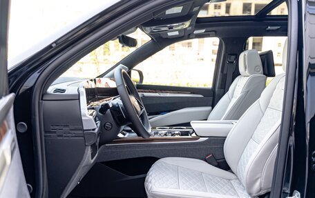 Cadillac Escalade V, 2024 год, 25 000 000 рублей, 8 фотография