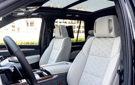 Cadillac Escalade V, 2024 год, 25 000 000 рублей, 9 фотография