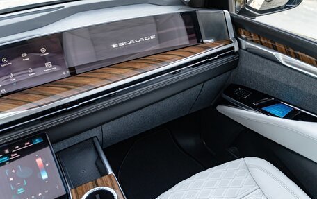 Cadillac Escalade V, 2024 год, 25 000 000 рублей, 23 фотография