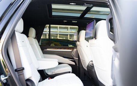 Cadillac Escalade V, 2024 год, 25 000 000 рублей, 29 фотография