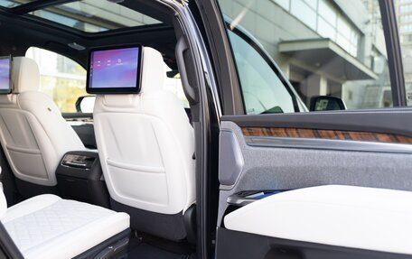 Cadillac Escalade V, 2024 год, 25 000 000 рублей, 28 фотография