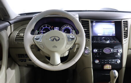 Infiniti QX70, 2015 год, 1 990 000 рублей, 11 фотография