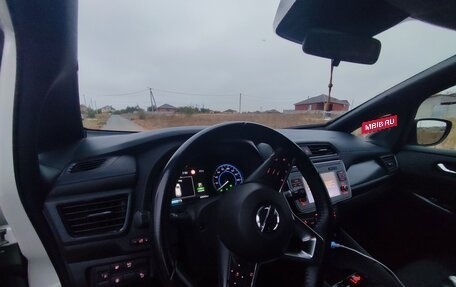 Nissan Leaf II, 2018 год, 1 980 000 рублей, 4 фотография