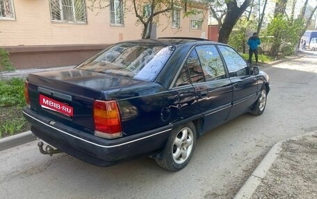 Opel Omega A, 1988 год, 120 000 рублей, 1 фотография