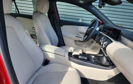Mercedes-Benz A-Класс, 2022 год, 3 275 000 рублей, 13 фотография