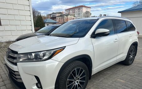 Toyota Highlander III, 2019 год, 3 300 000 рублей, 2 фотография